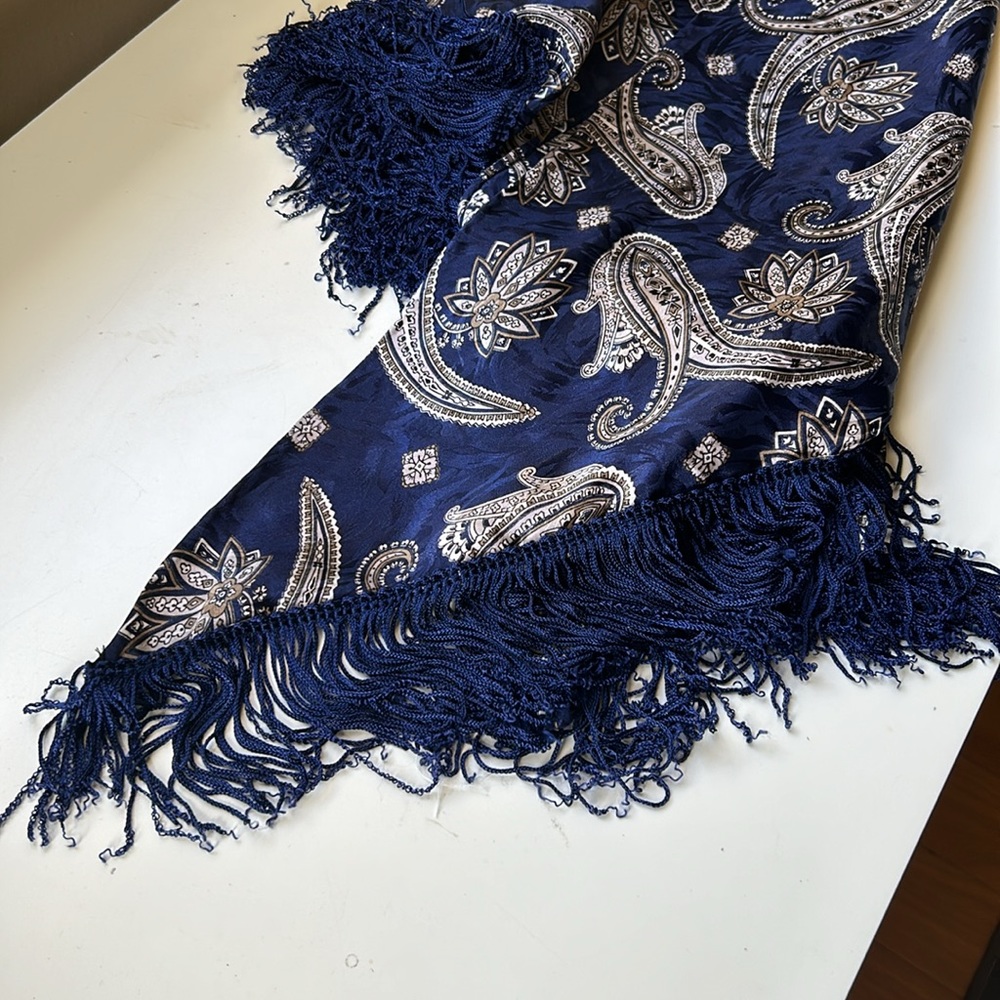 Vintage Saint Laurent blue print scarf - Picture 6 of 8